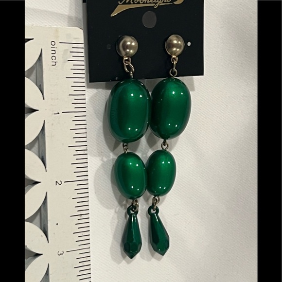 VINTAGE FASHION JEWELRY/green drop earrings - Picture 3 of 4